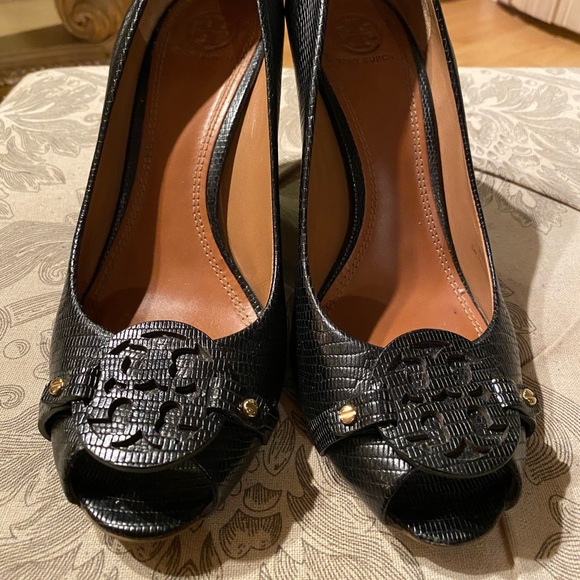 Tory Burch Wedge Heels Size 10 “like new” - Picture 4 of 8